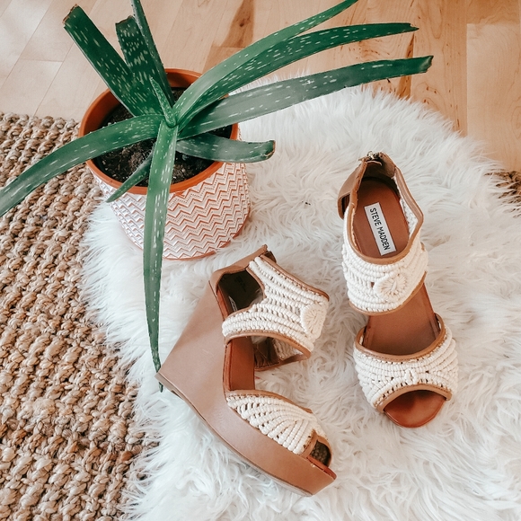 Steve Madden Shoes - Steve Madden Shera wedge sandal